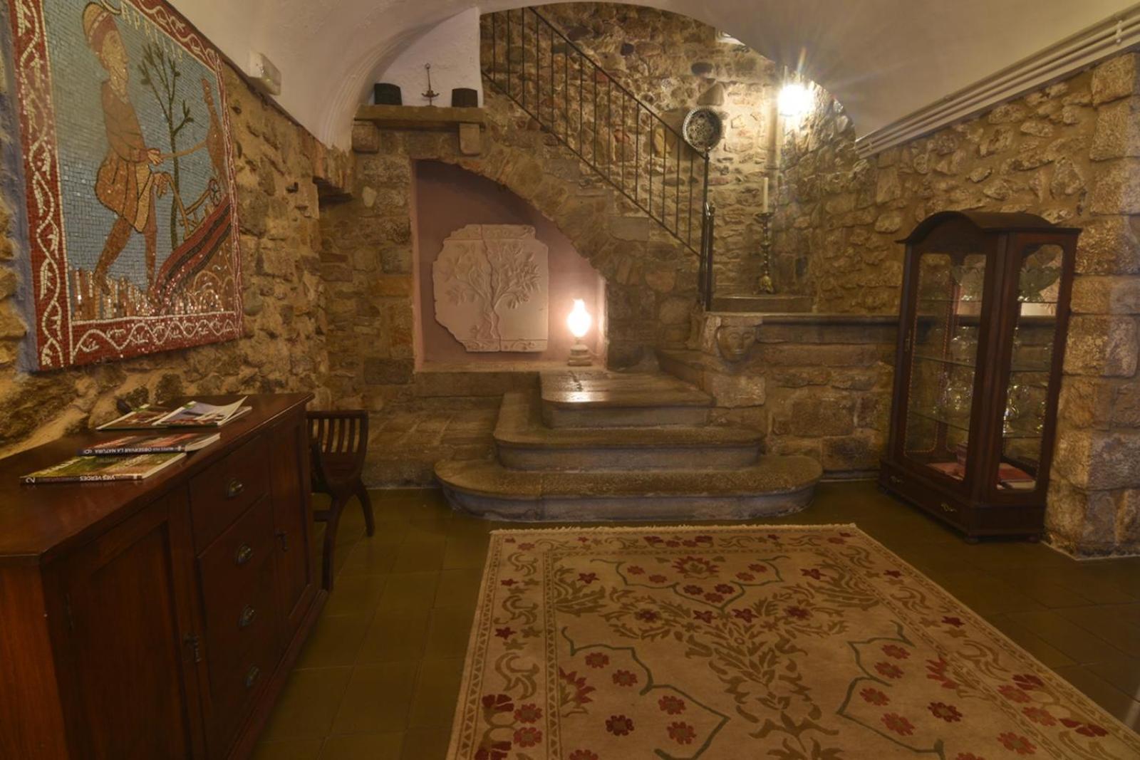 Pensio Bellmirall Жирона Экстерьер фото