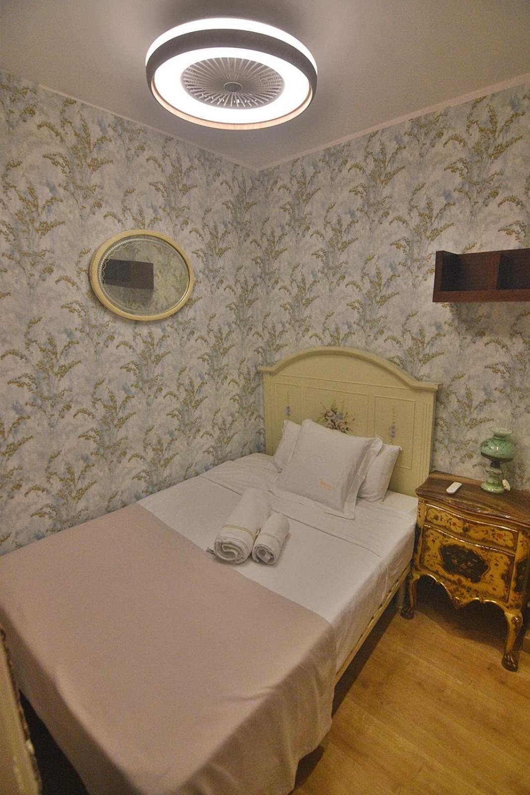 Pensio Bellmirall Жирона Экстерьер фото